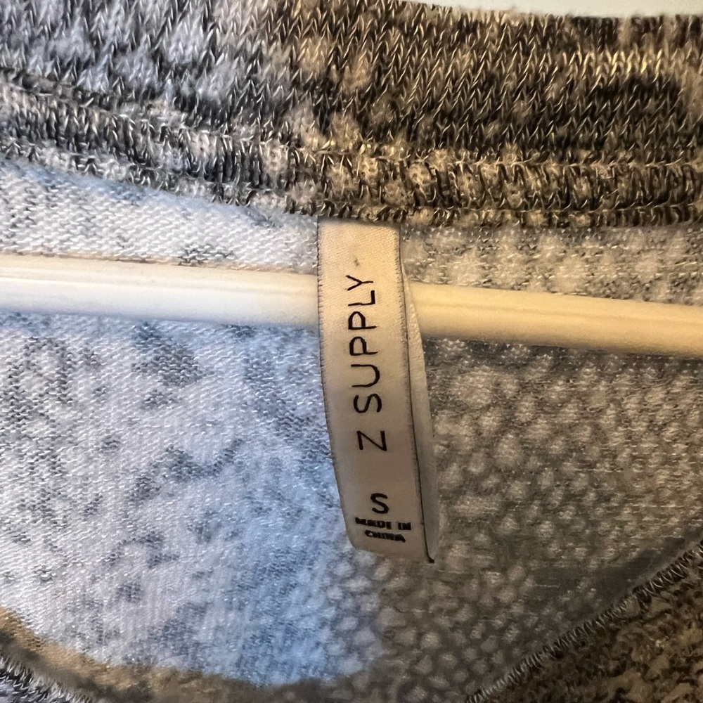 crew neck - Picture 3 of 3